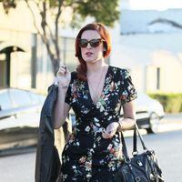 Rumer Willis exits Neil George Salon carrying a garment bag | Picture 111167